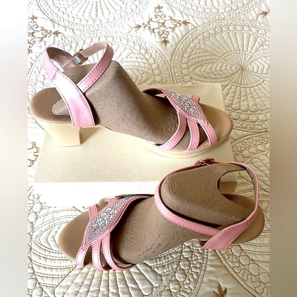 Cute Fashion Sandals with Slingback and Ankle Buckle  pink color great condition - Picture 5 of 14